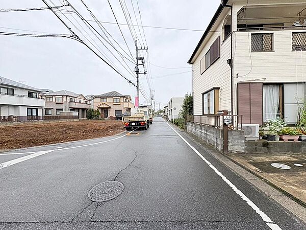 小学校入学前の子どもを持つ家庭の約6割が「家族や子どものため」に購入を希望。入学後の転校を避け、広い空間でのびのび育てたいなどの親心が、家探しのきっかけになっているようです。