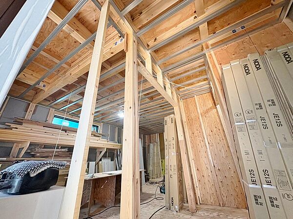 ～玄関～ZEH水準の省エネ住宅。安心の性能評価取得も永住邸となります。