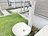 その他：「立水栓」外には立水栓を設置してありますで、大切なお車の洗車にも汚れた靴を洗ったり、庭の植栽への水やりにも便利な設備です。