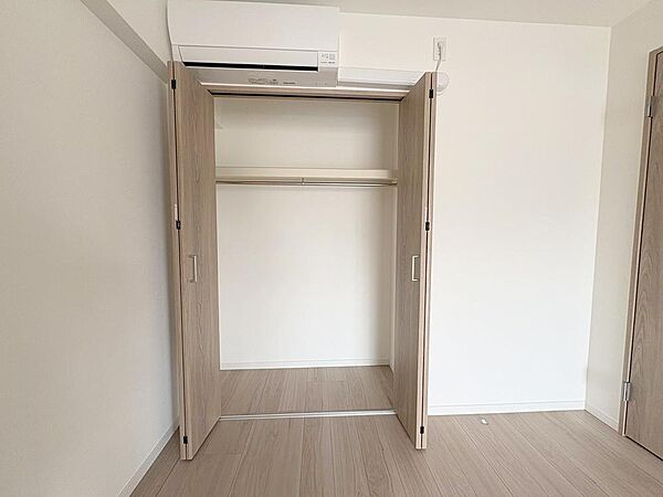 洋室　約4.5帖　収納