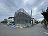 外観：住宅街のため、空が大きく見渡せます。2026年10月初旬撮影。