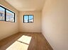 子供部屋：陽光が心地よく差し込む5.7帖の洋室は、お子様の成長に合わせて様々に変化するプライベート空間。