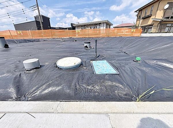～設備を整える～住まいは建物があっても生活できません。ライフラインの整備なども行わなければ当然、水も出なければ電気も付きません。前面道路よりライフラインの取り出し工事等完了済みとなります。