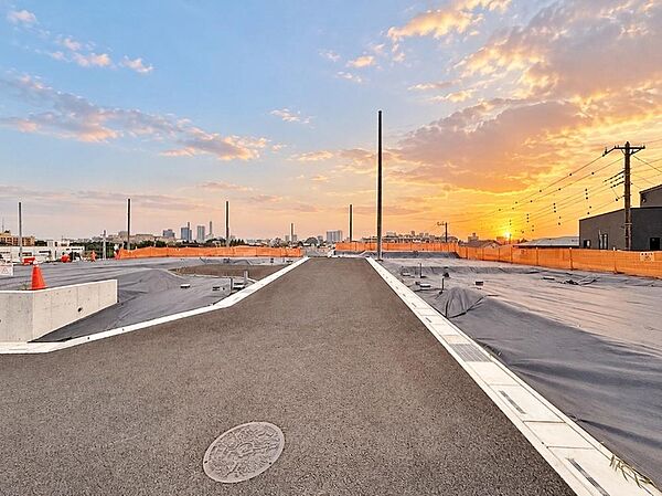 ～都市と自然の調和～埼玉最大のターミナル駅「大宮」の利便性と豊かな自然と快適な生活環境が調和した見沼の地に佇む。大宮駅バス停徒歩3分程度、大宮駅まっすぐ自転車で約11分と大宮を近くに感じする居場所。