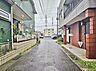 外観：全面道路含む現地写真