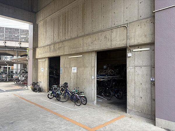 屋内スペースの駐輪場