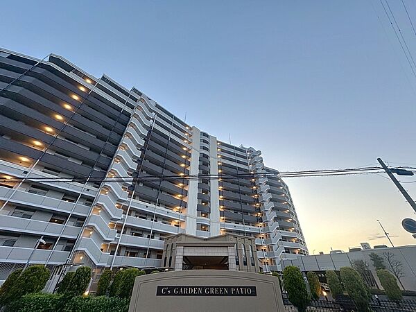 イオンモール川口まで徒歩6分、便利な住環境
