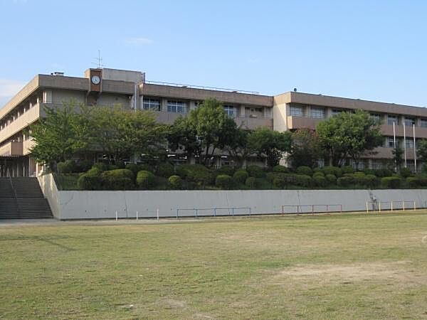 鹿ノ台小学校まで1100m