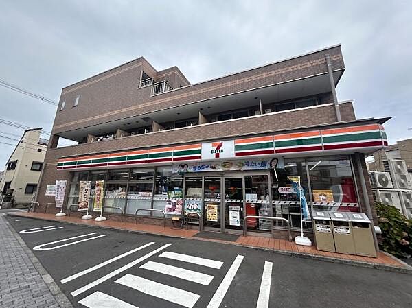 セブンイレブン　平和橋通り東新小岩店まで180m