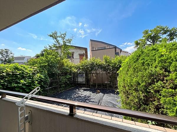 周辺に高い建物がありません！道路沿いではないので除かれる心配もございません！