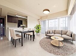 ライオンズグローベル稲城パルティール 4LDKのリビング/ダイニング