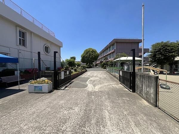 日野市立日野第八小学校まで941m