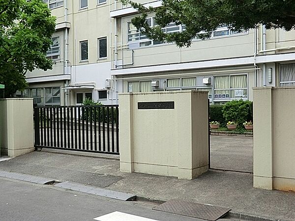 川崎市立渡田中学校まで270m