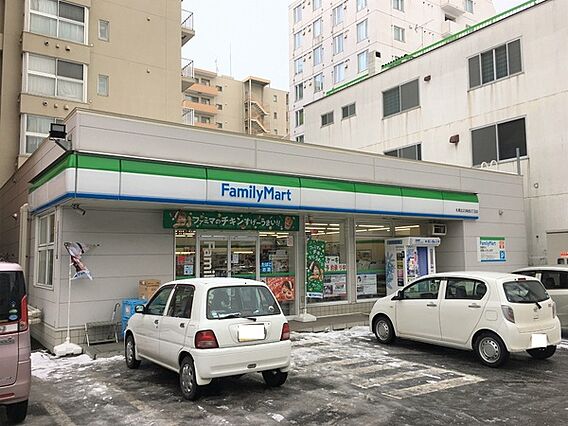 ファミリーマー...