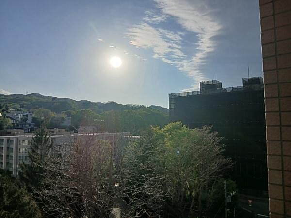 ■眺望■7階からの開放感ある眺望が魅力です。空の広がりを感じながら、気持ちよくお過ごしいただけます。