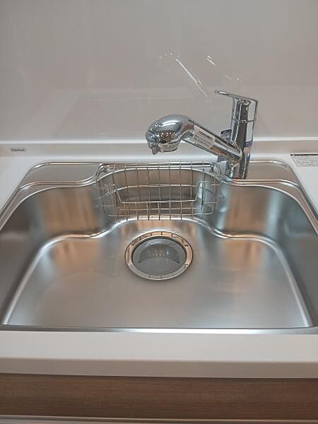 ■シンク＆キッチン混合水栓■調理準備や洗い物がしやすいキッチンまわりです。新規交換予定のため、清潔感のある状態でお使いいただけます。