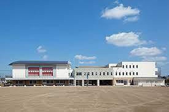木更津市立木更津第一小学校まで750m