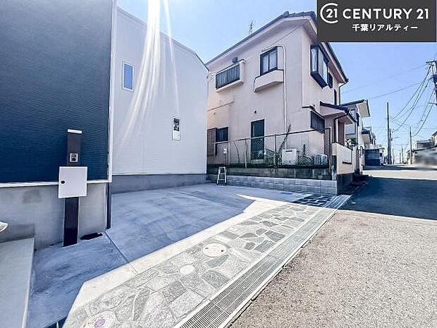 周辺環境や、お客様のご希望に合った物件も一緒にご案内を致します。住宅ローンアドバイザーによるご相談も承ります。当社はお問い合わせに即対応します!お待たせしません!