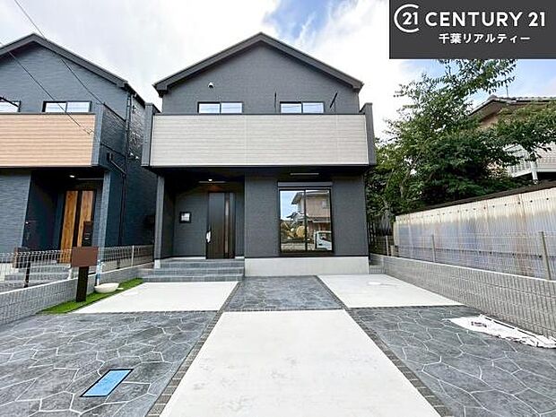 カースペース付きなのでマイカーをお持ちの方も安心ですね！ぜひ現地にてお確かめくださいませ！