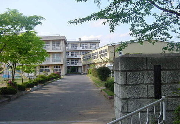 千葉市立さつきが丘西小学校まで500m