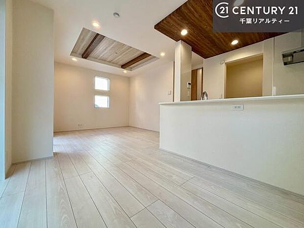 大切な家族が集まるからこそLDKにはこだわりたい。子供たちが元気に笑いながら走り回っている姿を見た時が「広い家にして良かった」と思う瞬間です。