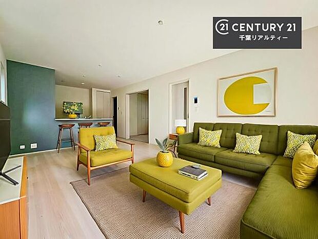 家具はCGパースです。開放感のある広々LDK！ソファーやダイニングテーブルを置いても窮屈にならないので快適に過ごせます！コミュニケーションが取りやすいリビングです！