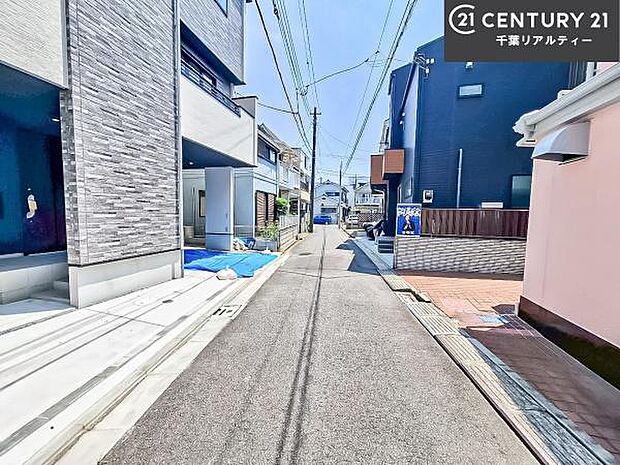 周辺環境や、お客様のご希望に合った物件も一緒にご案内を致します。住宅ローンアドバイザーによるご相談も承ります。当社はお問い合わせに即対応します!お待たせしません!