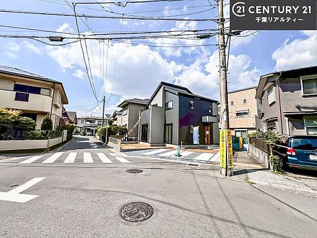 周辺環境や、お客様のご希望に合った物件も一緒にご案内を致します。住宅ローンアドバイザーによるご相談も承ります。当社はお問い合わせに即対応します!お待たせしません!