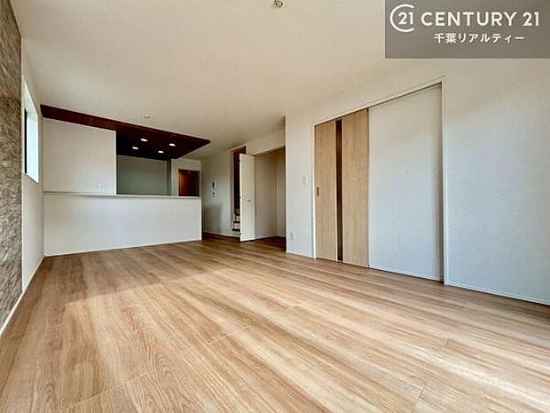 心地良いリビングは家族が自然と集まります。家族団欒の時間が増えそうです。ご家族と、より一層充実した時間を過ごせそうですね。