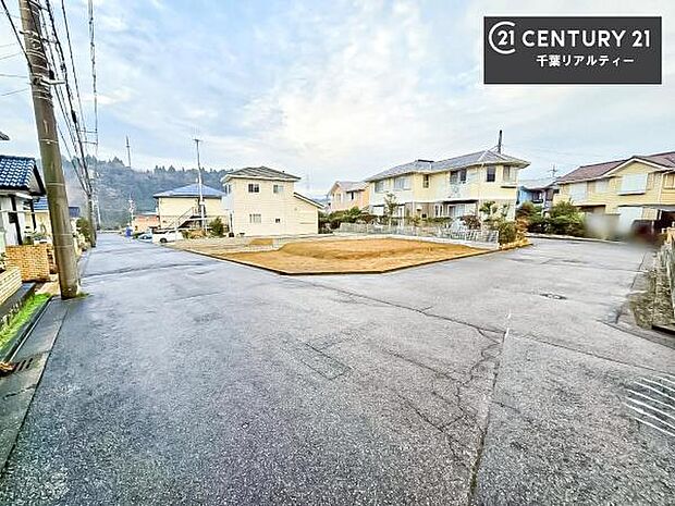 周辺環境や、お客様のご希望に合った物件も一緒にご案内を致します。住宅ローンアドバイザーによるご相談も承ります。当社はお問い合わせに即対応します！お待たせしません！