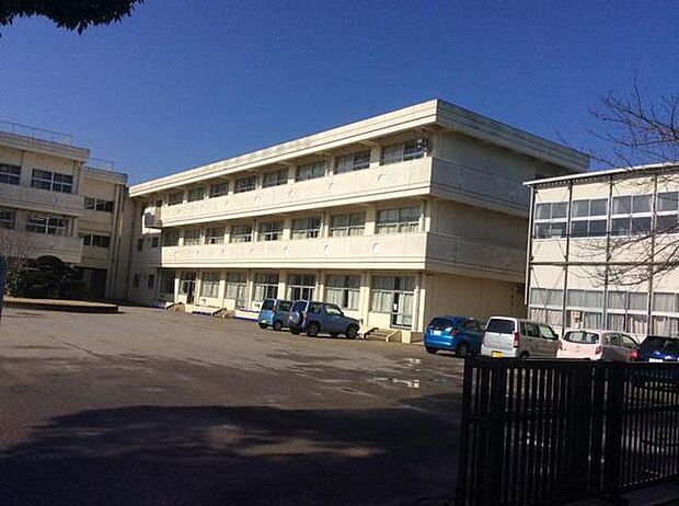 八街市立八街東小学校まで1311m