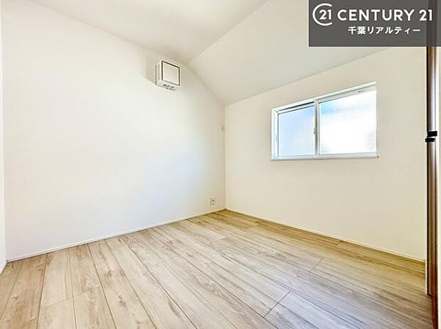 シンプルにデザインされているため、家具を選びません！お気に入りの家具を置いてくつろげる空間を作ることができます。