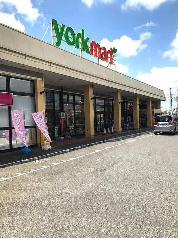 ヨークマート成田店まで988m