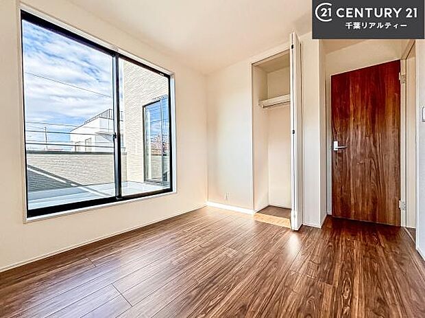 シンプルにデザインされているため、家具を選びません！お気に入りの家具を置いてくつろげる空間を作ることができます。