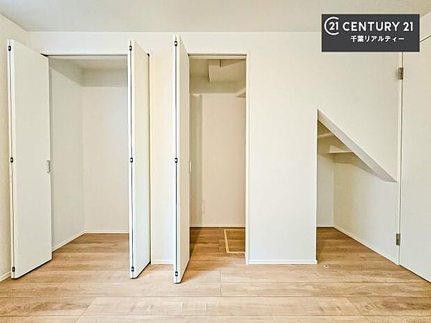 収納が充実しているからこそ、お部屋はいつも広々。掃除や片付けもラクになり、居心地の良い暮らしが続きます。