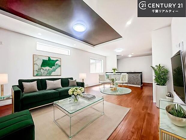 家具はCGパースです。大切な家族が集まるからこそLDKにはこだわりたい。子供たちが元気に笑いながら走り回っている姿を見た時が「広い家にして良かった」と思う瞬間です。