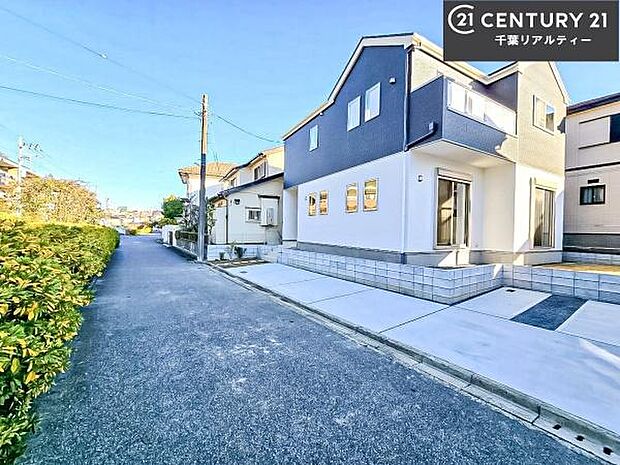 周辺環境や、お客様のご希望に合った物件も一緒にご案内を致します。住宅ローンアドバイザーによるご相談も承ります。当社はお問い合わせに即対応します!お待たせしません!