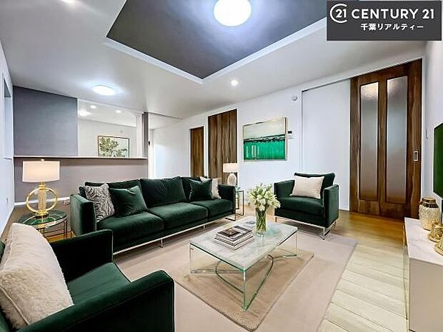 家具はCGパースです。大切な家族が集まるからこそLDKにはこだわりたい。子供たちが元気に笑いながら走り回っている姿を見た時が「広い家にして良かった」と思う瞬間です。