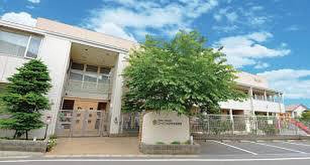 ローゼンかみやま保育園まで1055m