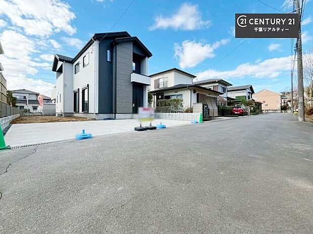 周辺環境や、お客様のご希望に合った物件も一緒にご案内を致します。住宅ローンアドバイザーによるご相談も承ります。当社はお問い合わせに即対応します!お待たせしません!