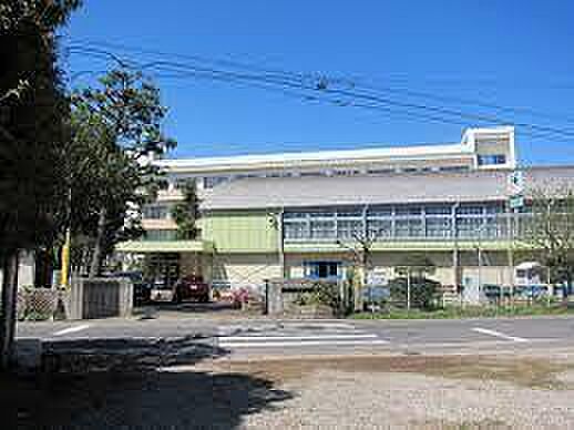 船橋市立大穴小学校まで300m