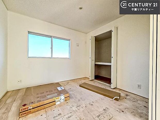 リビングと隣接した和室です!家事の休憩スペースやキッズスペースとして活用するのもよさそうですね!和室の使い方は無限大!