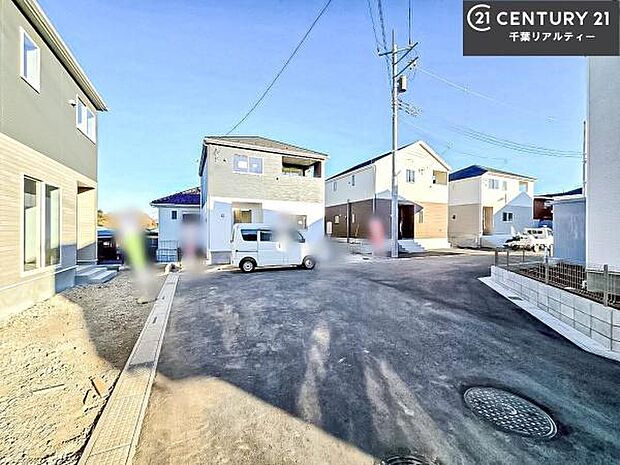 周辺環境や、お客様のご希望に合った物件も一緒にご案内を致します。住宅ローンアドバイザーによるご相談も承ります。当社はお問い合わせに即対応します!お待たせしません!