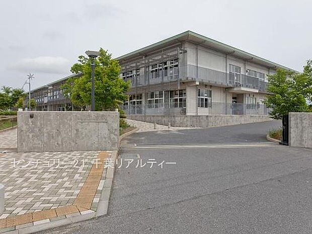 成田市立美郷台小学校まで1170m