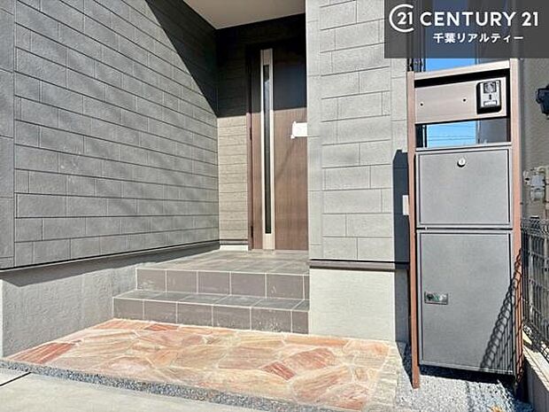 物件探しのご条件・ご要望・ご質問など、何なりと弊社スタッフまでお申し付けください！不動産に関することなら、どのようなことでも誠心誠意対応させて頂きます。