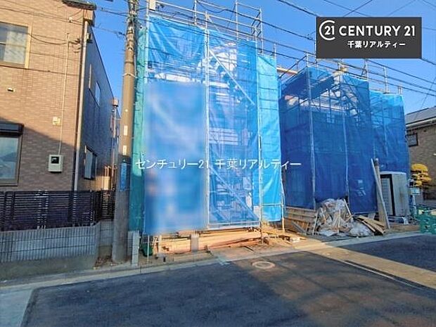 現在建築中。完成後は明るく開放的なリビングや最新設備のキッチンなど快適な空間が広がります。未完成だからこそ“新しい暮らし”への期待が高まる住まい。今しか見られない建築中の様子も必見です。