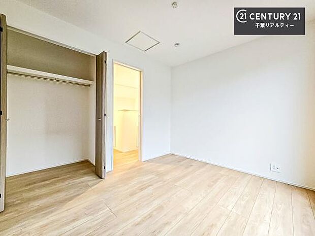 シンプルにデザインされているため、家具を選びません！お気に入りの家具を置いてくつろげる空間を作ることができます。