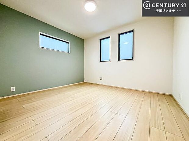 シンプルにデザインされているため、家具を選びません！お気に入りの家具を置いてくつろげる空間を作ることができます。