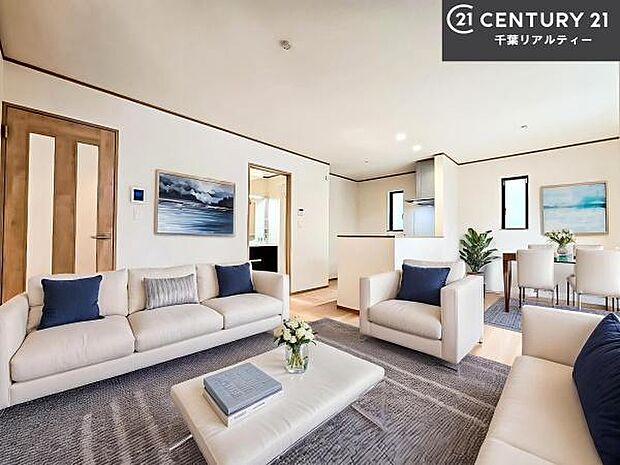 家具はCGパースです。大切な家族が集まるからこそLDKにはこだわりたい。子供たちが元気に笑いながら走り回っている姿を見た時が「広い家にして良かった」と思う瞬間です。