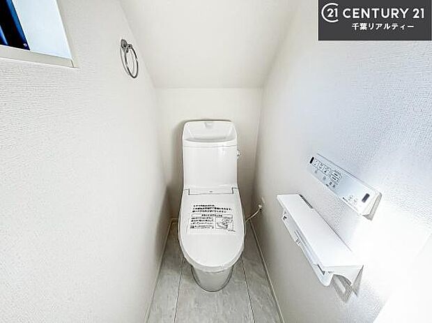 清潔感のある色味のお手洗いです！さわやかでスッキリする空間です！お手入れがしやすいトイレです！